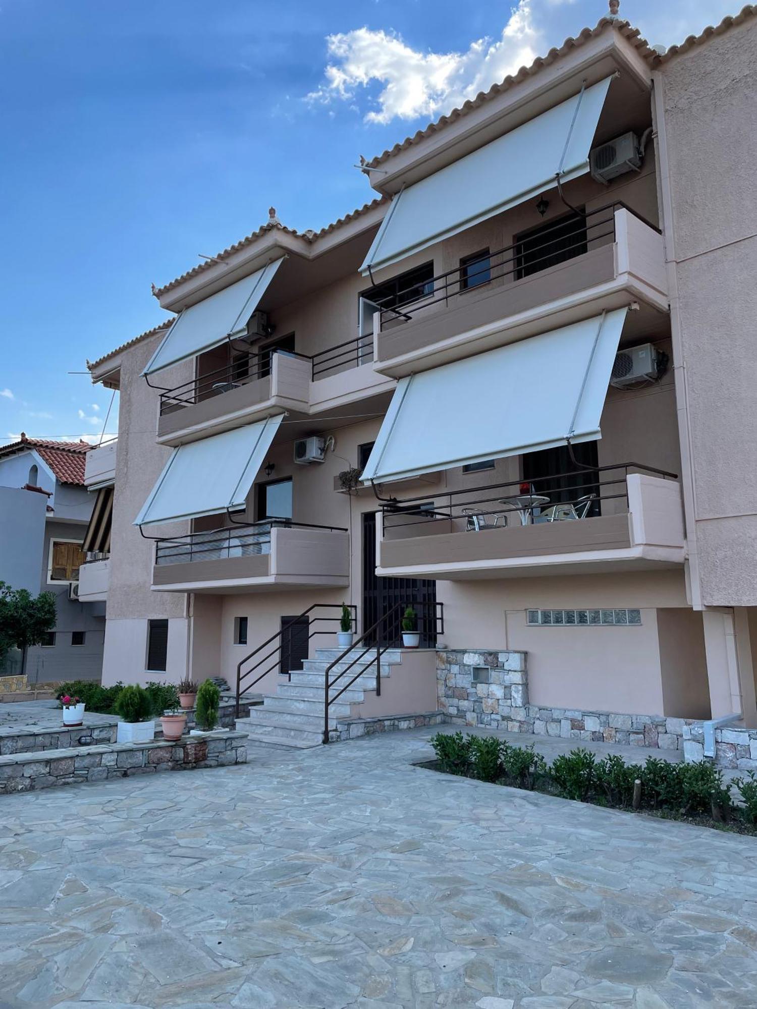 Finikas Apartment Íria Exterior foto