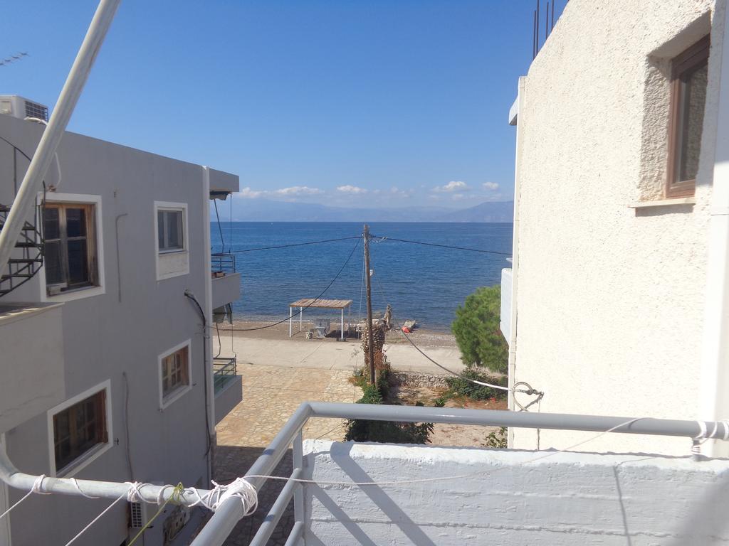 Finikas Apartment Íria Exterior foto